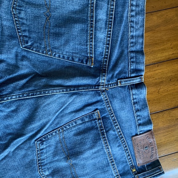 Lucky Brand 181 Relaxed Straight Jeans - Picture 3 of 3